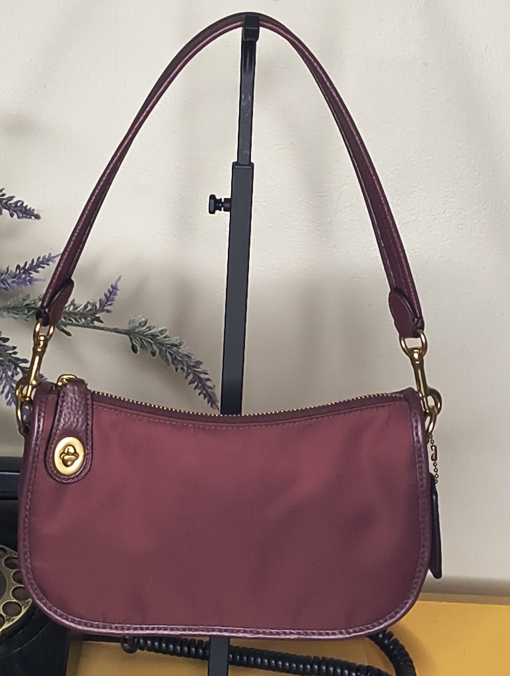 COACH Burgundy Nylon And Leather Shoulder Crossbody Bag In Excellent Condition